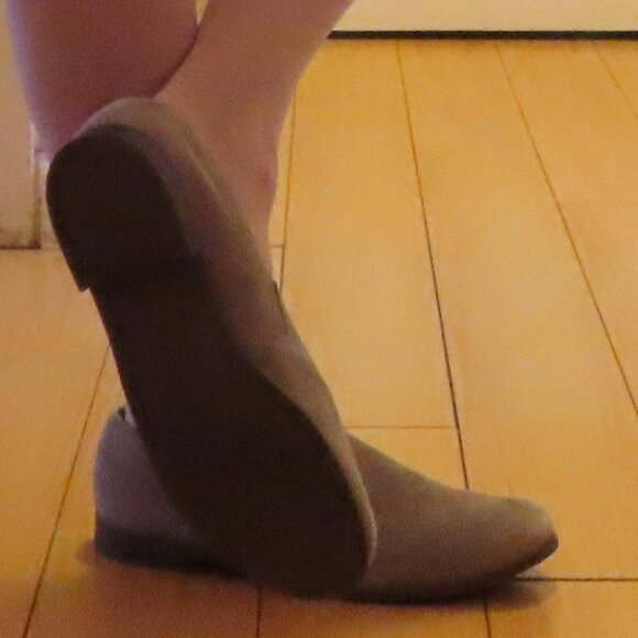 Franco Sarto Light Beige Suede Flats, size 10 - Picture 9 of 12